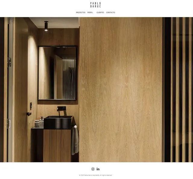 Diseño web a medida en WordPress para Pablo Baruc arquitecto realizado por Nacho Villegas: portada con fotografía de interiorismo en madera